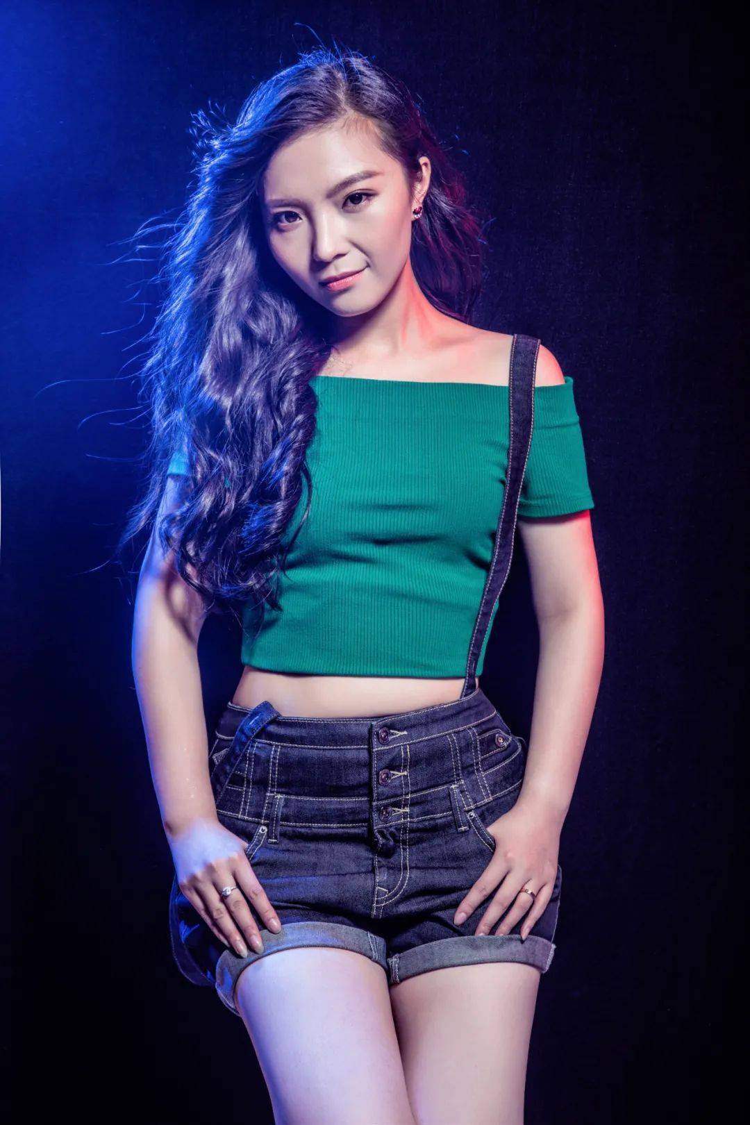 主持人介绍《音乐c大调》是1003温州私家车音乐广播16:00—18:00时段