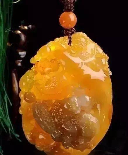 价值1200万的黄翡,太惊艳了_黄色_翡翠_颜色