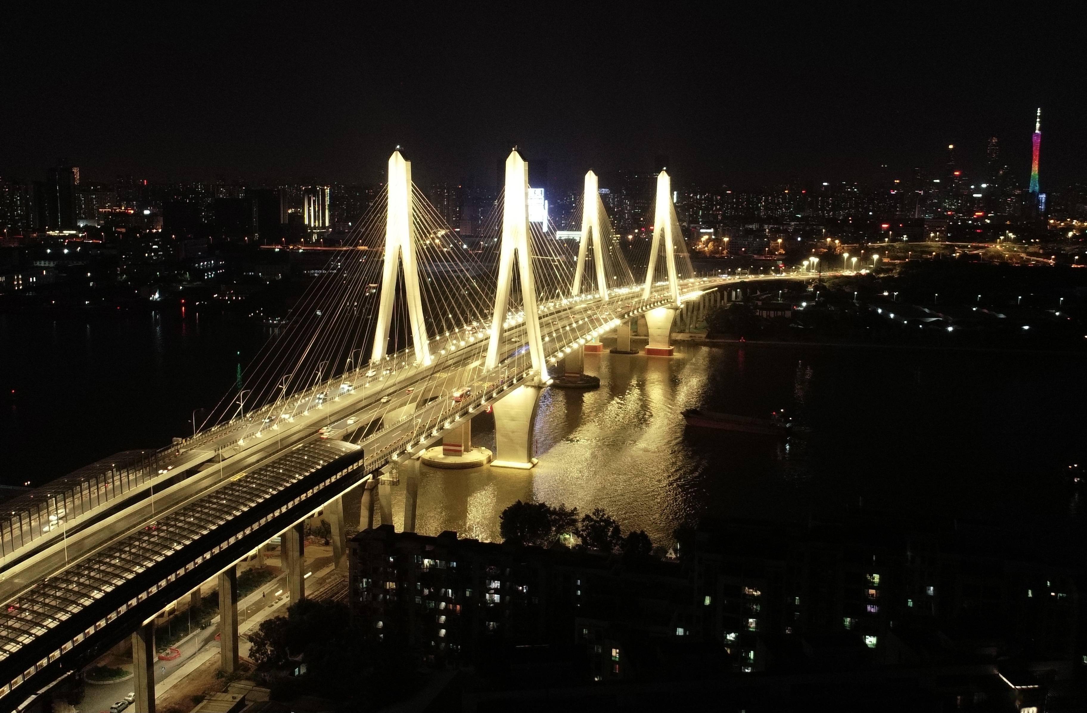 直击丨洛溪大桥新旧桥全面开通现场