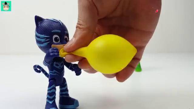 开心超人吹气球没力气怎么办 吃下整整一车糖果吧!