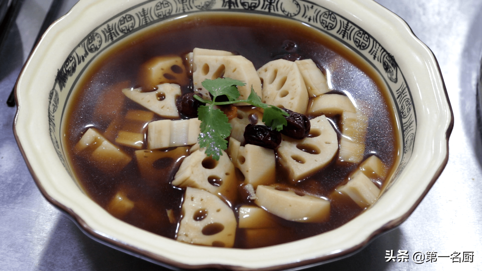 怎么做好吃的炖菜 c86d9bb00485419a814788b6e9dbc332.png