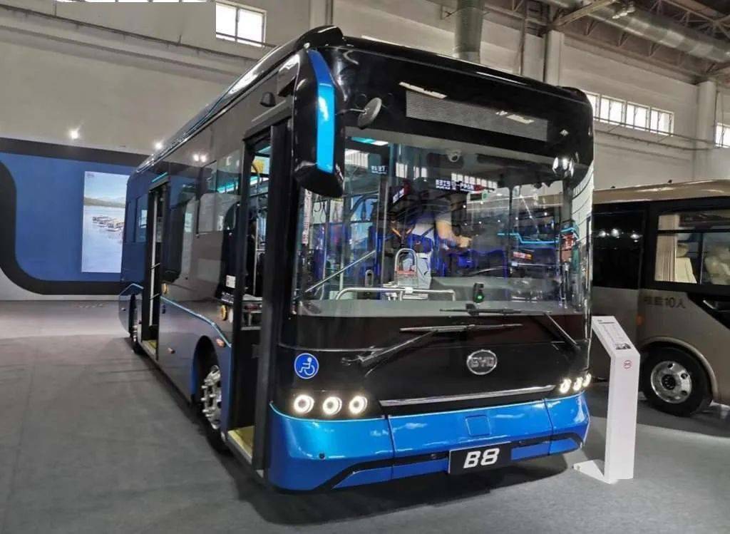 小身材有大智慧比亚迪b8纯电动公交车
