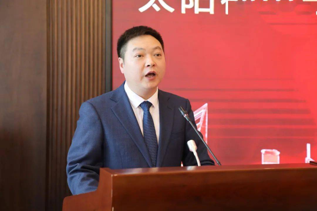 县委书记利军,县委副书记,县长李志猛,县委常委,常务副县长李昌清