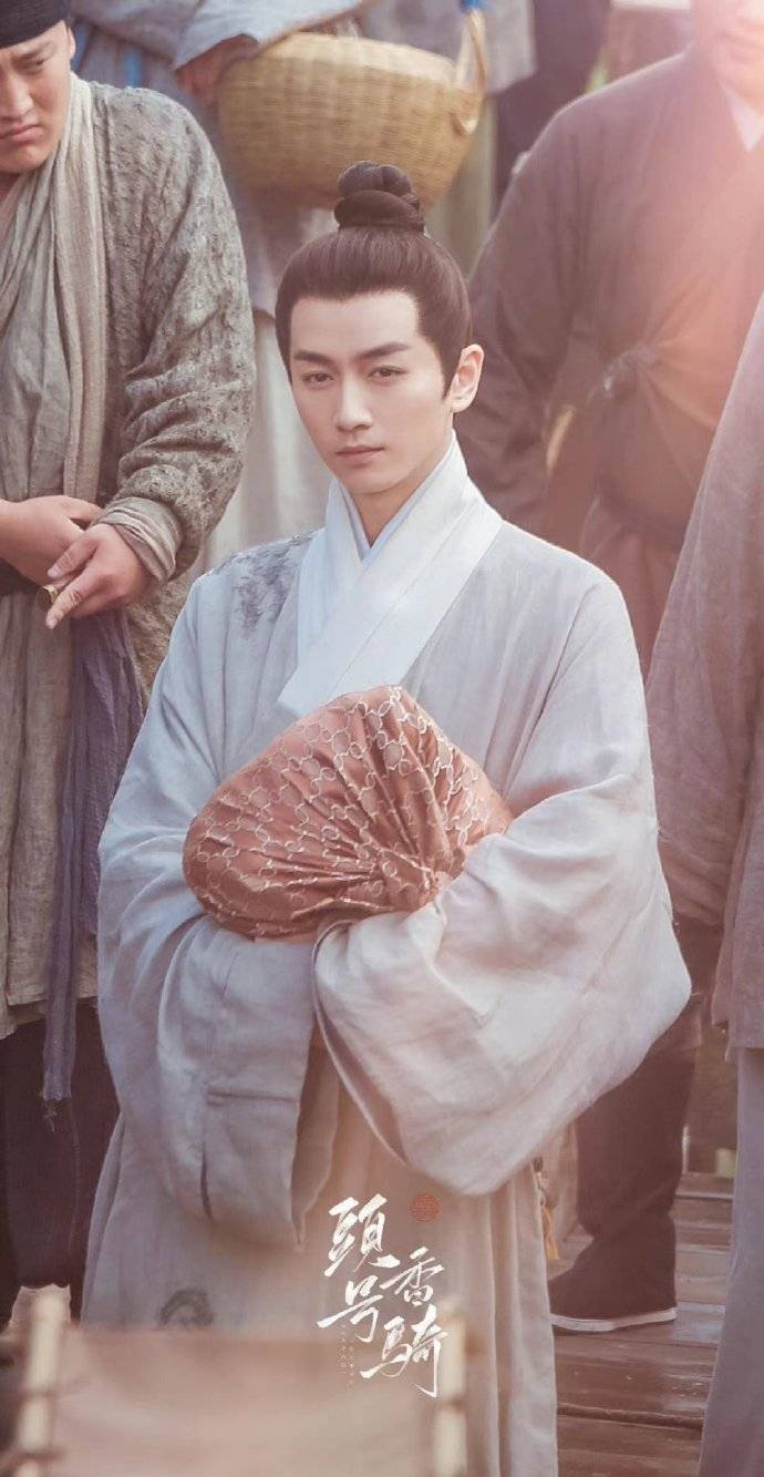 陈晓古装扮相好绝,古装气质无人可比,清秀的俊秀书生