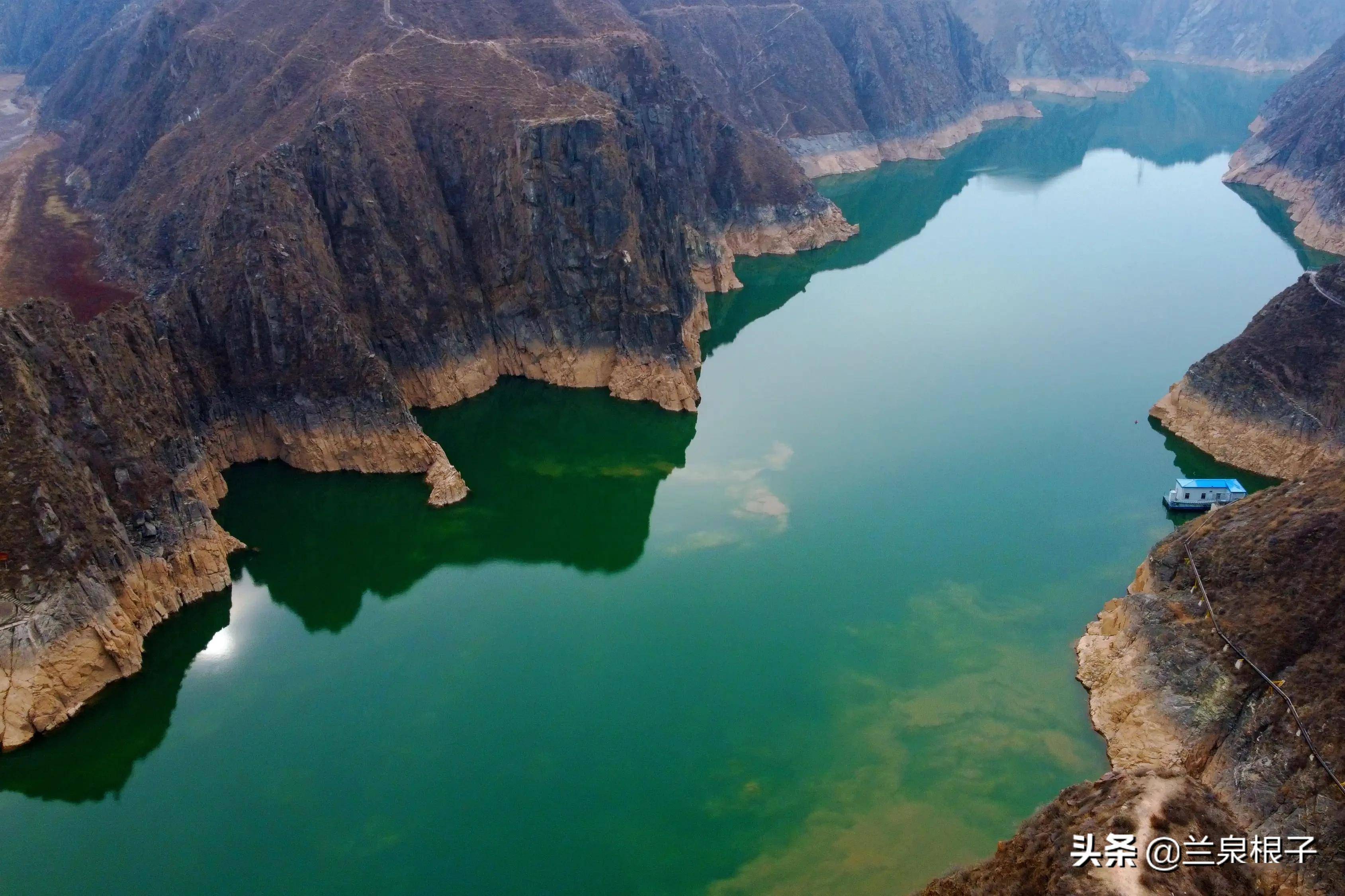 二龙戏珠景色优美临夏地质公园龙汇世界河流景观带