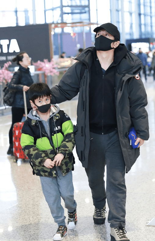 黄圣依刘芸带娃骑马,安迪身高接近妈妈,10岁郑熙岳堪比帅版郑钧