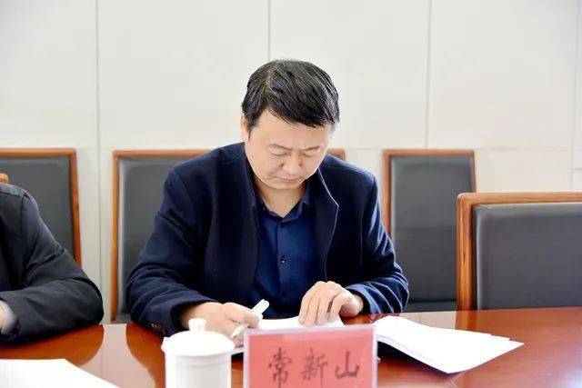 区委常委宣传部长杨卫兵一行到丛台分局巡听理论中心组学习会