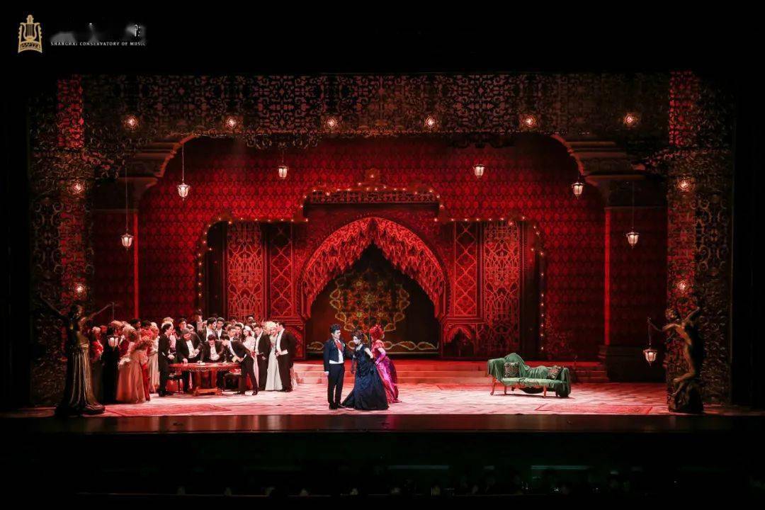 剧评| 爱与美酒,歌与芳华_舞台_维奥莱塔_歌剧
