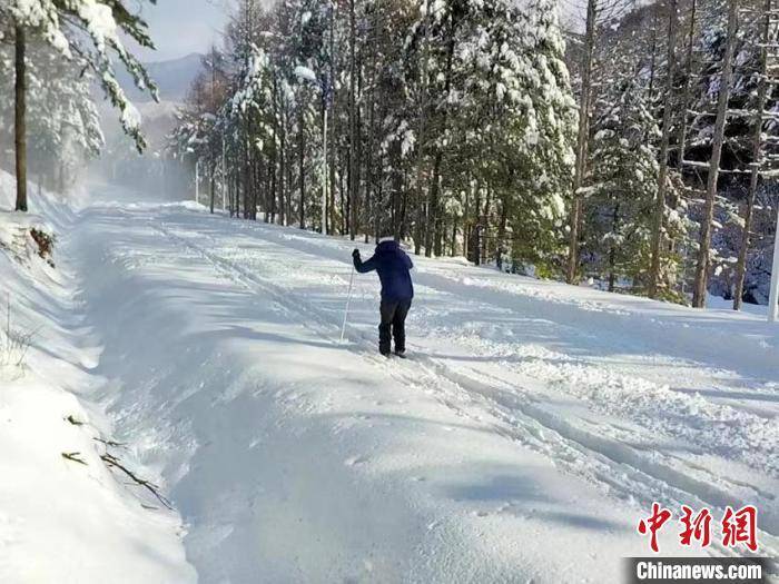 李新凤|“中国滑雪之乡”三代运动员见证中国冰雪运动之变