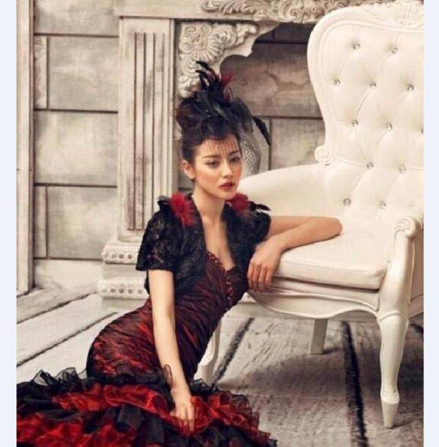 迪丽热巴和米热大学影楼照片热巴好美时隔多年还是那么美