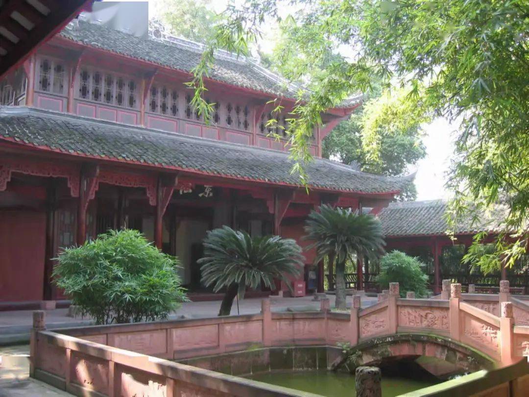 當權,天下郡縣皆為其建生祠,樂山的地方官就在棲鸞峰上建魏忠賢的生祠