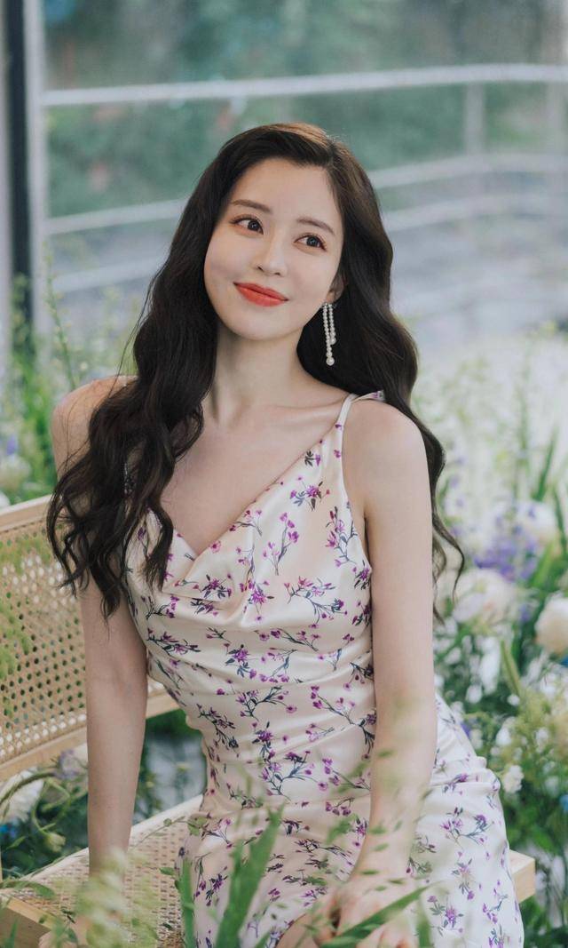 端庄大方女神温心_温心_女神