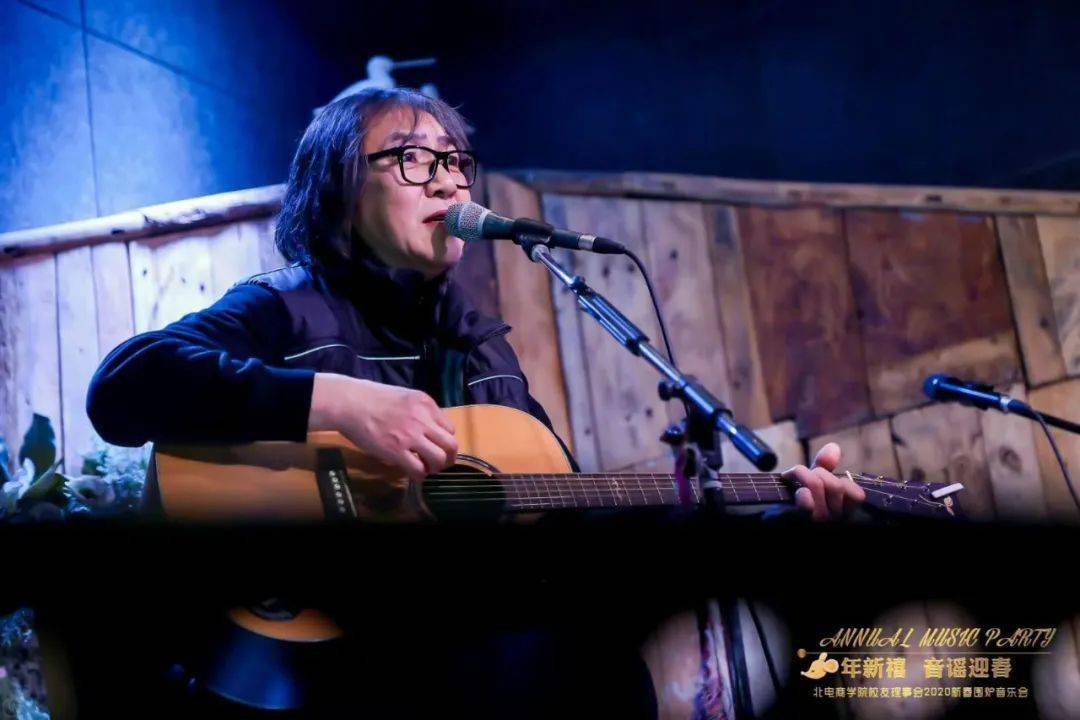 通州人物通州李宗盛老周新店还没开张我就把它关了店黄了唱歌更有味道