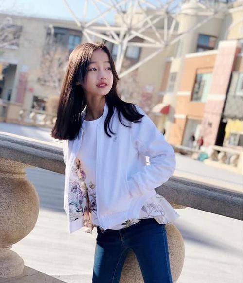 女明星-纪姿含_天秤座_生日_纪姿