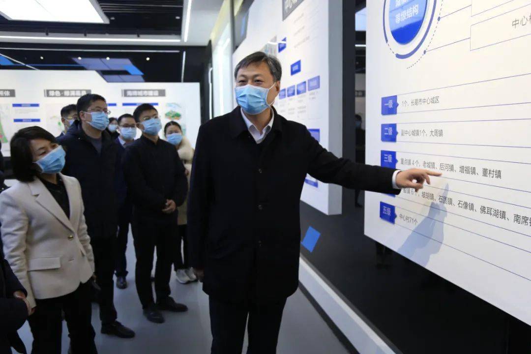 长葛市委书记张忠民,市委副书记杨喜照等市领导陪同我区党政考察团实