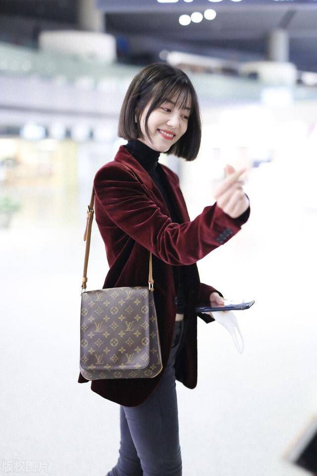李溪芮这一身紧身裤简直绝绝子了_李溪芮_一身