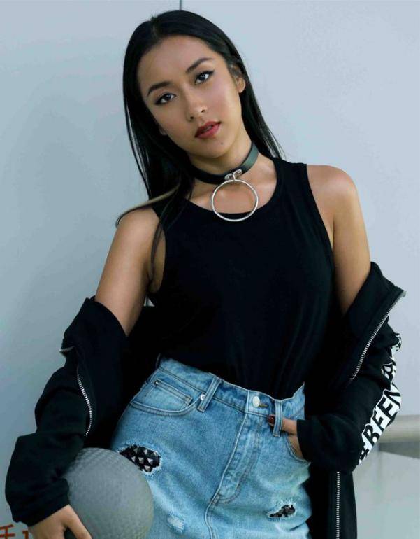 吉克隽逸深夜被陌生男拍肩尾随,歌手张玮评论被批太恶臭_方拍_动态