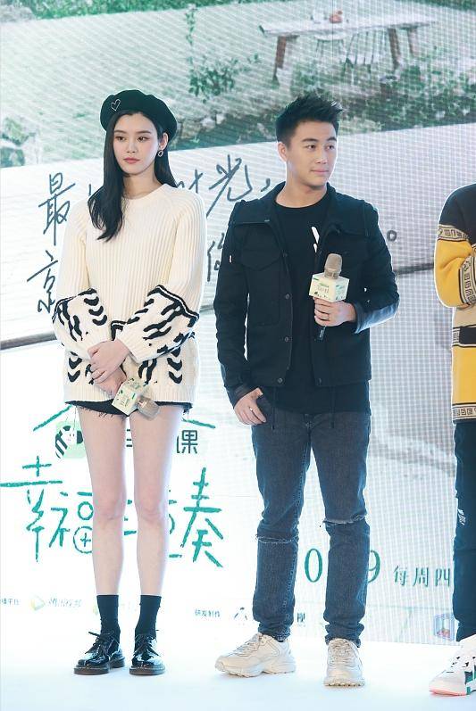 奚梦瑶1米78的身高没加水分穿白毛衣大长腿好明显真美