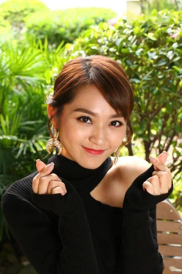 伙伍富桥演情侣有默契 林颖彤萤幕初吻要畀熟男