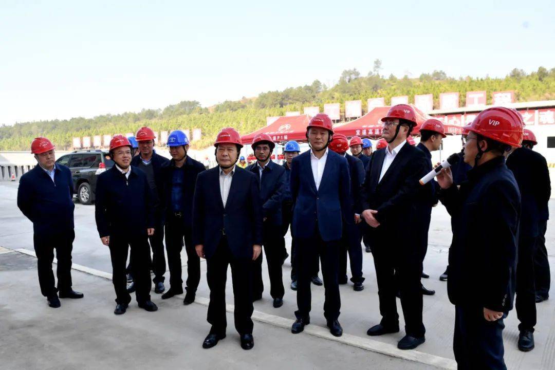 厅长王爱和,厅党委委员,副厅长刘震华,吉安市委副书记,市长罗文江,副