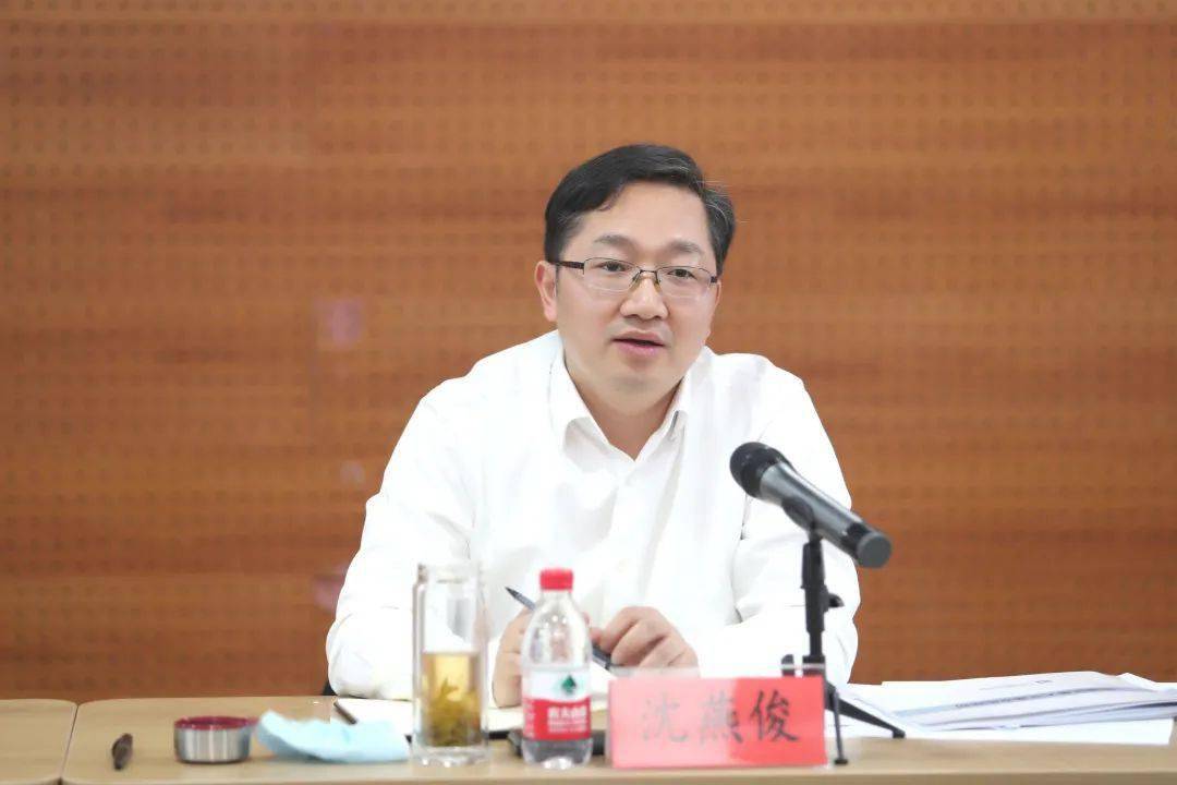 金承涛在全区交通工作情况专题会议上强调提升交通发展能级着力构建