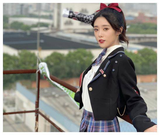 lpl女神小钰晒jk照被嘲p图怪晒出生图后纯欲最高境界