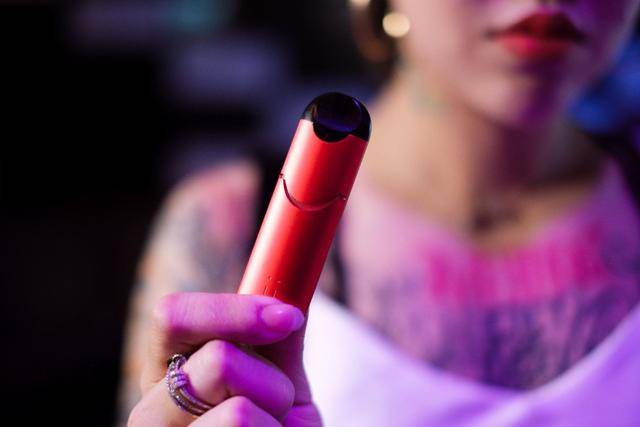 老烟枪的第一支电子烟uks电子烟初体验