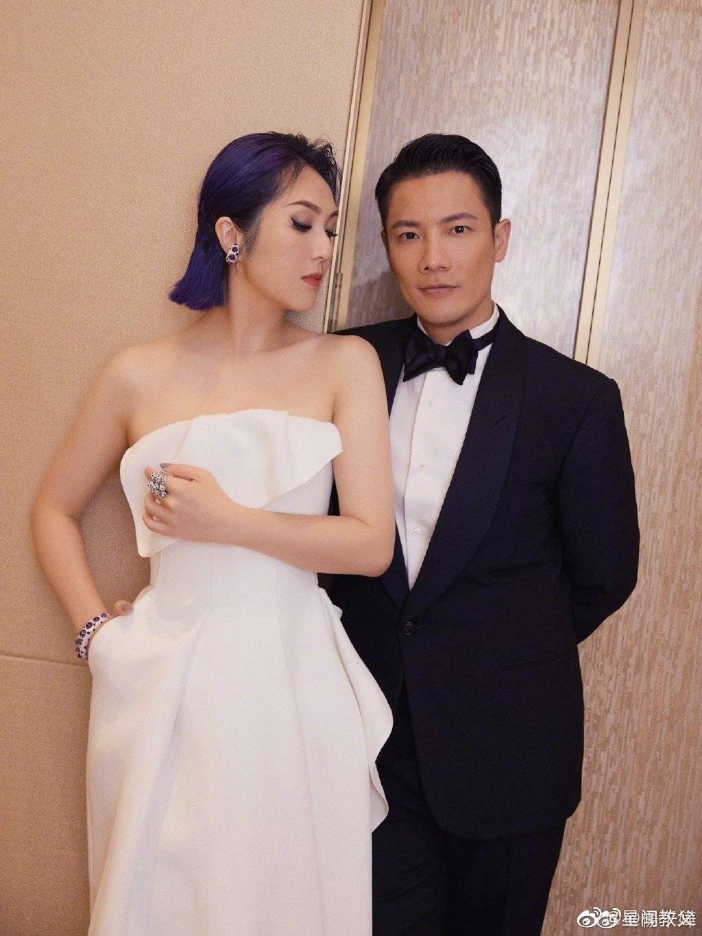 港媒报道杨千嬅和老公丁子高带着9岁的儿子一起