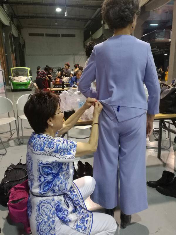 中老年|2021北京中老年模特大赛决赛即将开启，晋级队伍正加紧排练