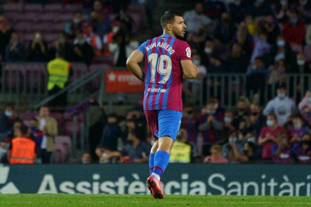 阿圭罗宣布退役,说不出再见!_于马竞_巴萨_欧洲