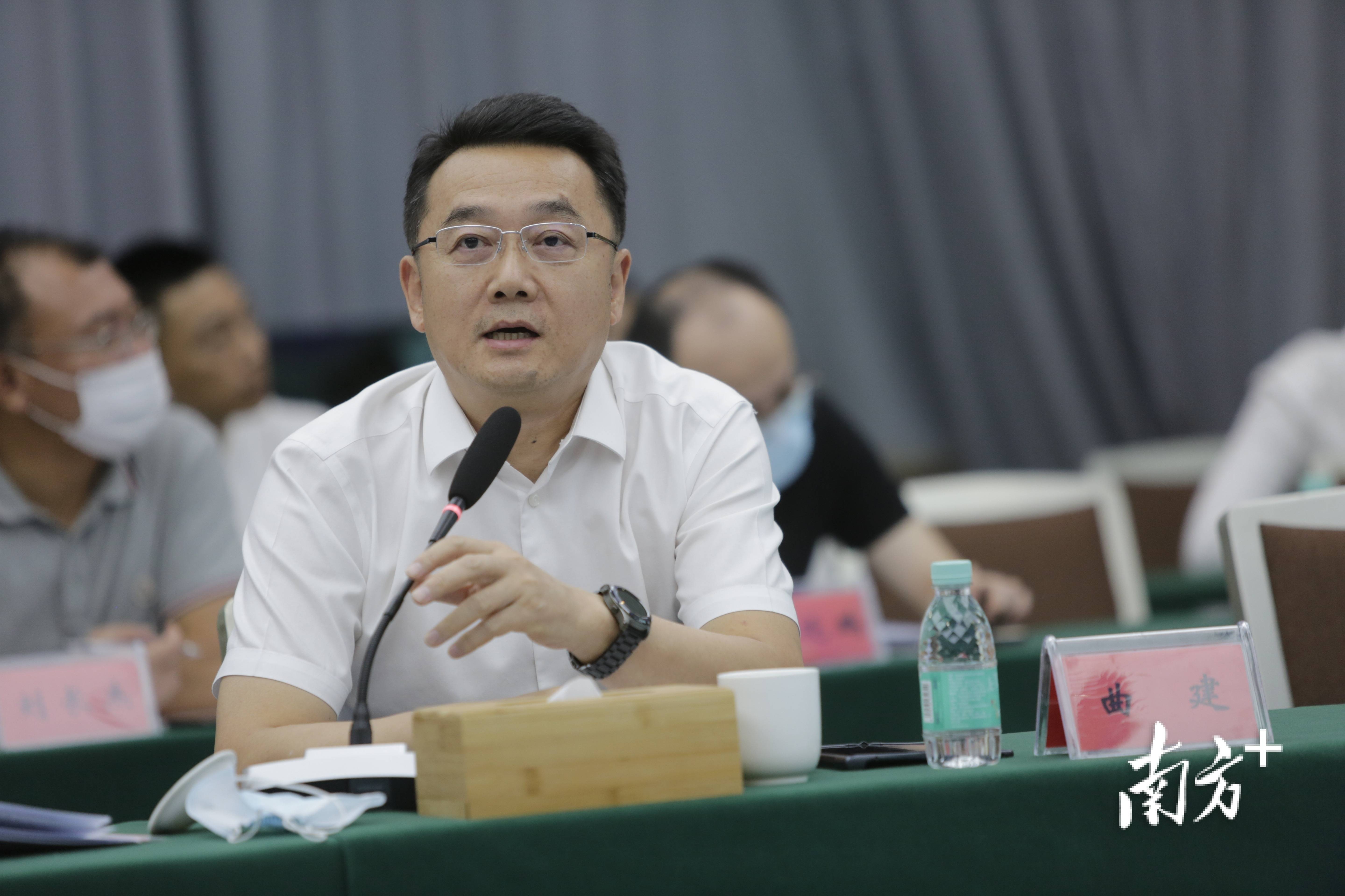 曲建香港发展高新产业与大前海合作为最优选