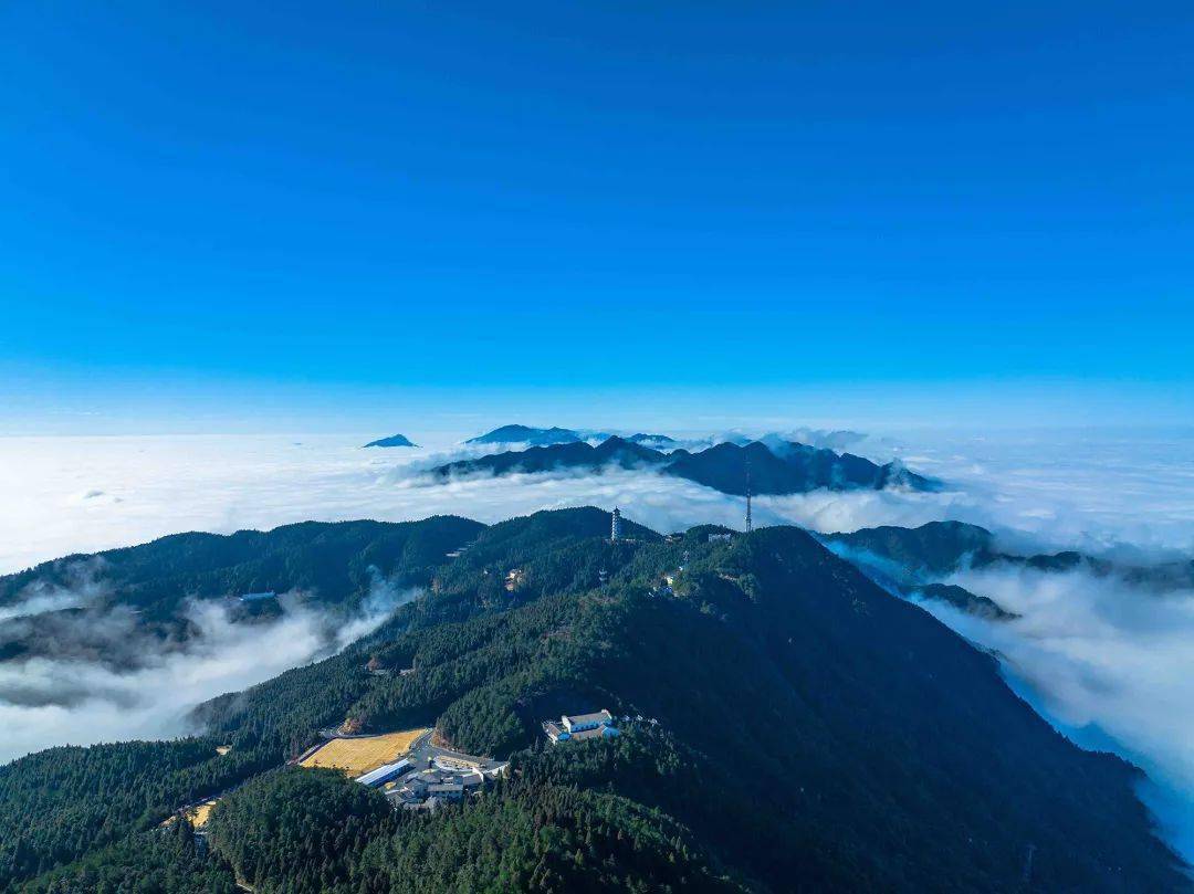 江油明月峰景图片