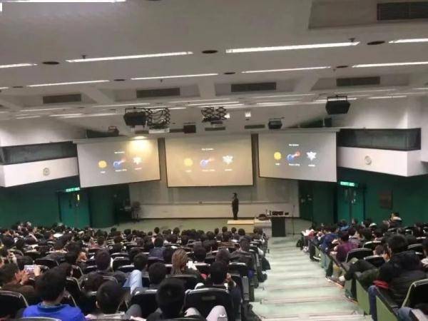 抖音最帅物理学家火了！用播音腔讲宇宙的“十万个为什么”