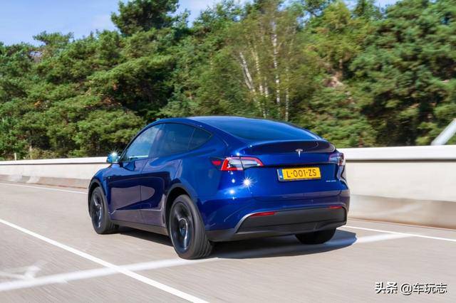 特斯拉modely第一次评测比model3更实用