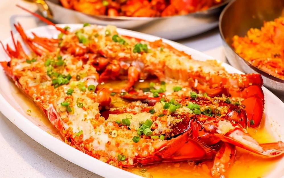节日最佳主菜:蒜蓉粉丝蒸龙虾,肉质q弹,鲜香肥美,爱了爱了_菜品_步骤