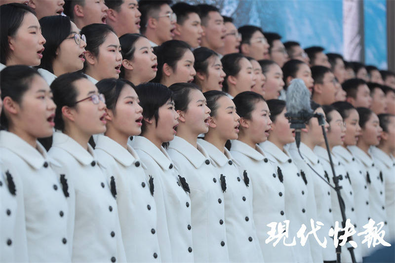 夏雯峰图片