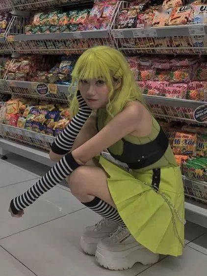 从鼻祖艾薇儿到狂热饭豆荚猫egirl到底是怎样的风格