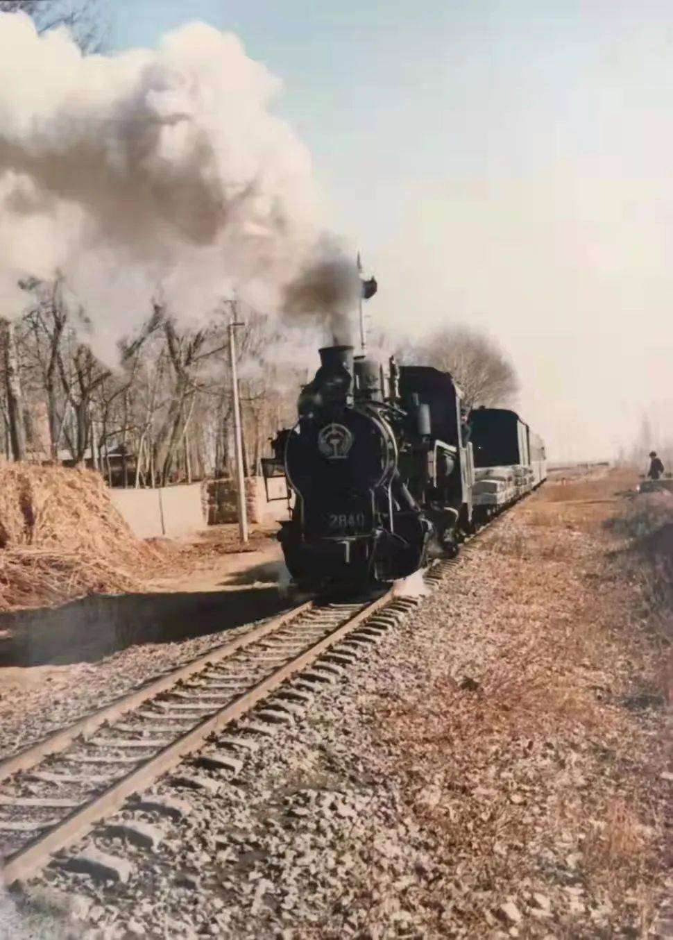 沉寂八年的高易铁路又见机车飞驰