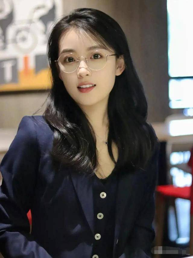 女人的真正魅力,知识是前提,自信是基础,知性是关键_少为傲_女性_教养