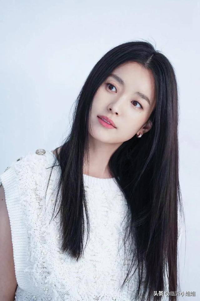 韩孝周模特出道的韩国艺人治愈系的微笑柔美的气质让人心动