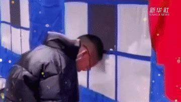 来源|2021，难忘这些深深鞠躬