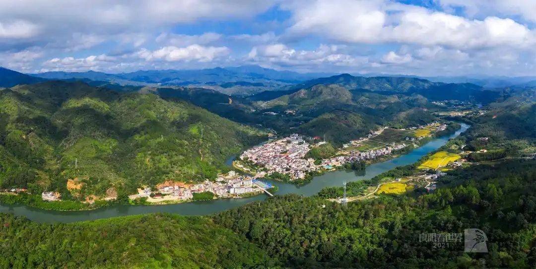 东接高潭镇,距县城75公里在乌禽嶂南麓,西枝江上游宝口镇位于惠东县