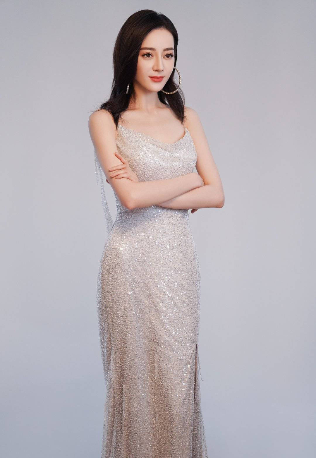 你可以永远相信迪丽热巴的礼服look