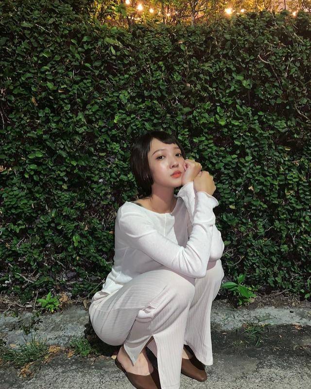 长相清新单纯极具粉嫩少女感的正妹彩妆师——bonny_美女_运动_漂亮