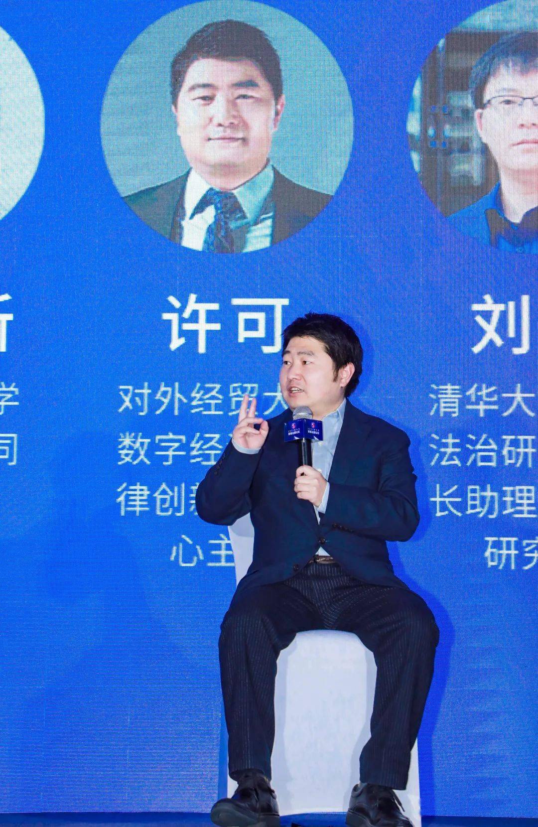 清华大学智能法治研究院院长助理,助理研究员刘云认为,互联网平台具备