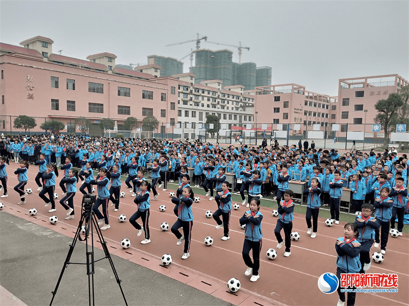 运动会|武冈市迎春亭新东中心小学举办2021年冬季田径运动会