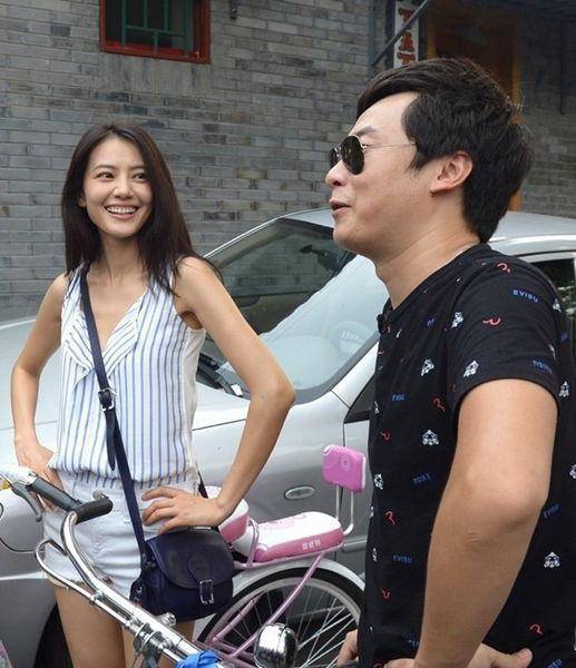 就有导演看上了他,然后就拍摄出了《十七岁的单车》也是李滨的处女