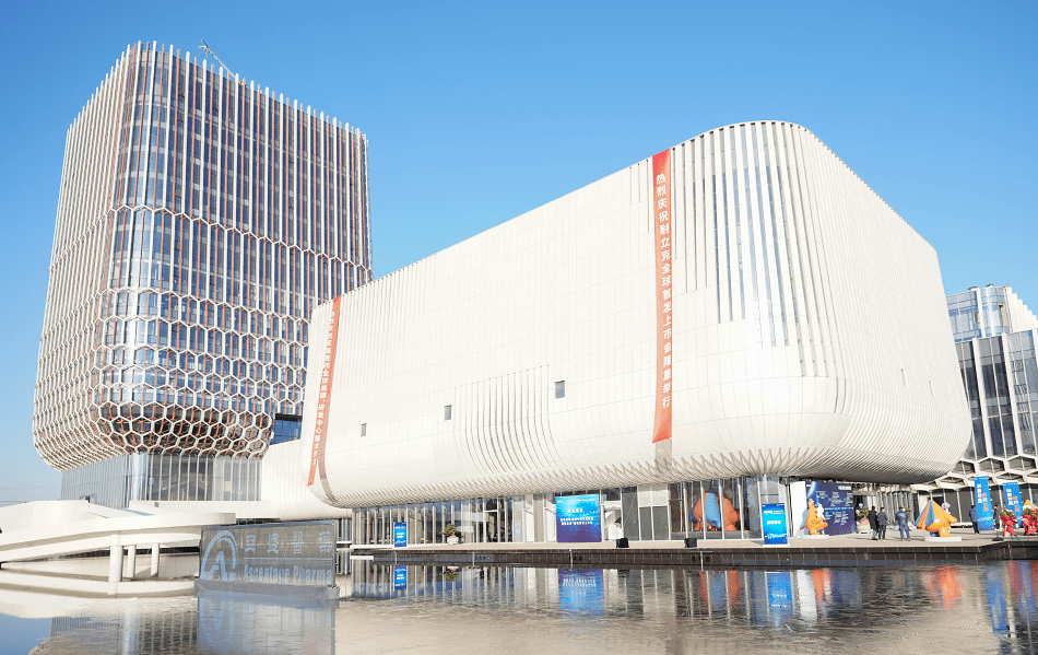 今天亚盛医药全球总部研发中心正式启用