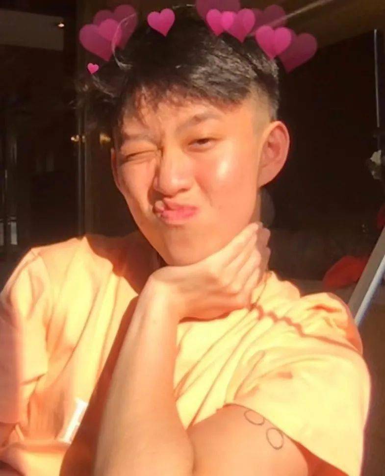 此前 rich brian 受邀来到中国担任说唱节目的导师,对于他来说,已经从