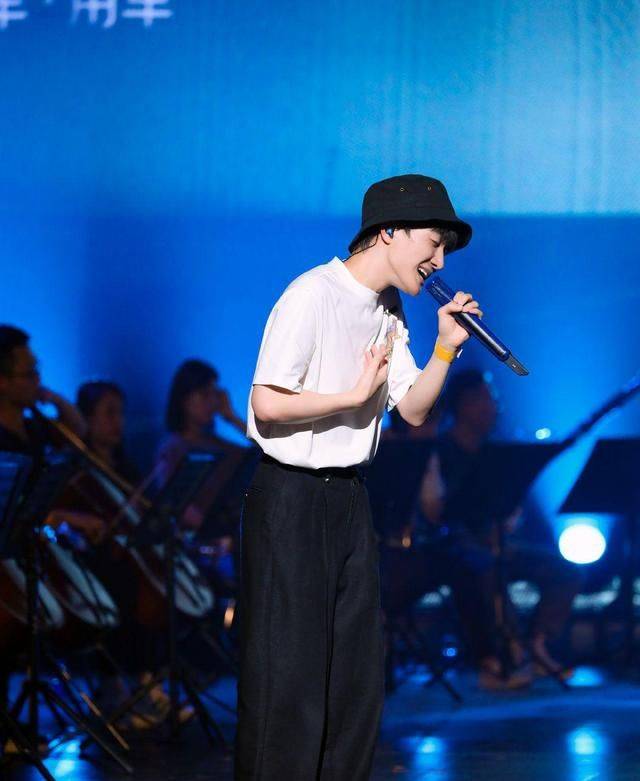 周深不仅要唱《大鱼》,还要唱平凡之路_表演_琵琶_锦龙